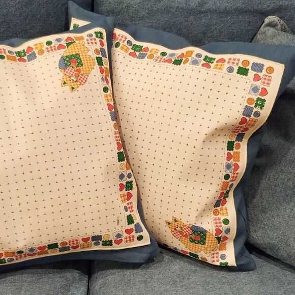 Kitten Printed Cotton 20 x 20 PAIR Throw Pillows Zippered Blue Linen NEW - Picture 2 of 11